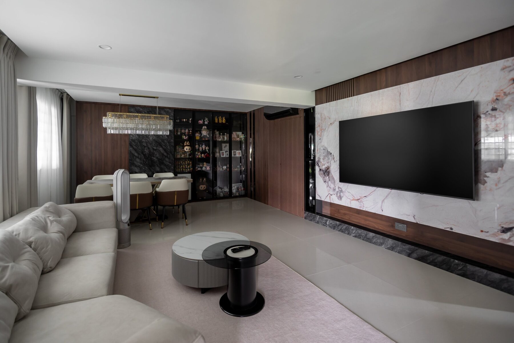 Modern Luxe interior — view 4