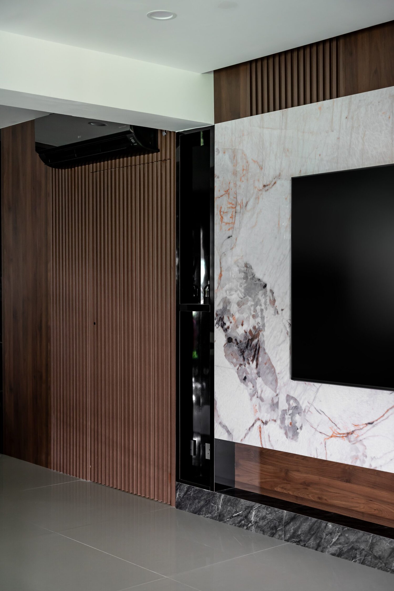 Modern Luxe interior — view 2