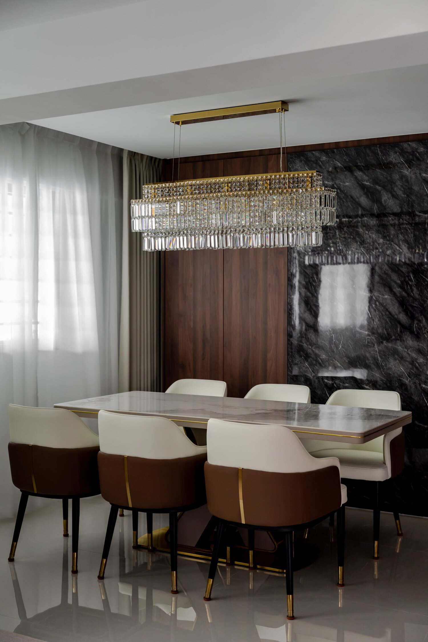 Modern Luxe interior — view 10