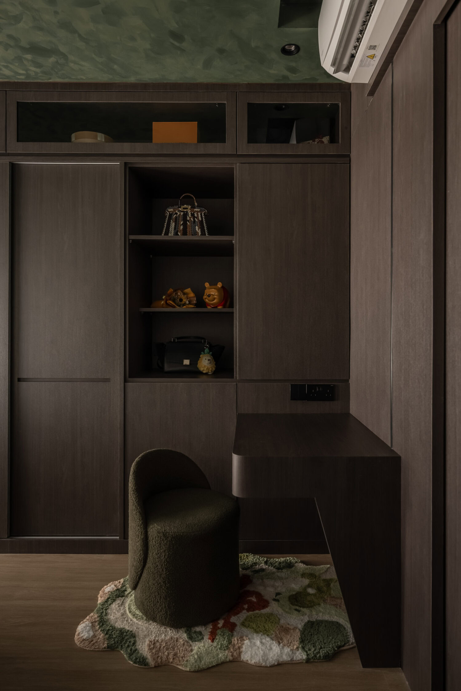 Whispers of Wood & Green interior — view 8
